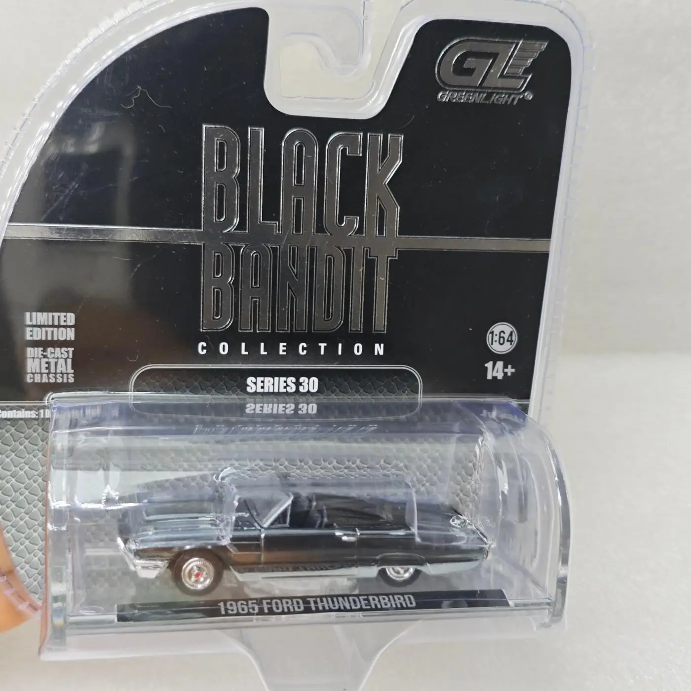 GreenLight 1:64 Gangster Series 30-1965 Ford Thunderbird Convertible Silver Plated Alloy Car Model Market Ornament Collectibles 
GreenLight 1:64 Gangster Series 30-1965 Ford Thunderbird Convertible Silver Plated Alloy Car Model Market Ornament Collectibles