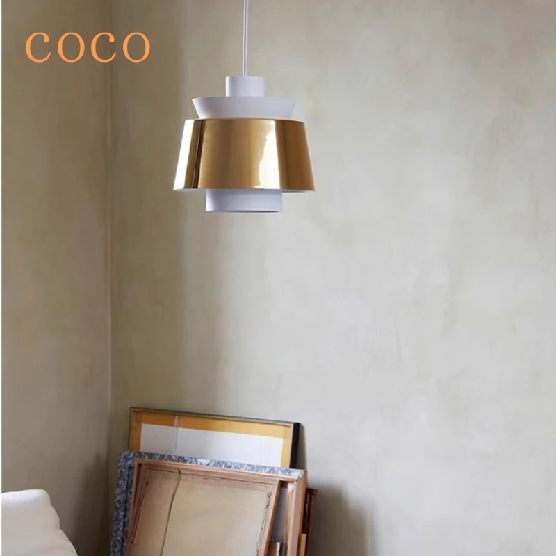 Nordic industrial LED pendant light, golden painted iron pendant light, suitable for bar counter, restaurant, home decoration
Nordic industrial LED pendant light, golden painted iron pendant light, suitable for bar counter, restaurant, home decoration