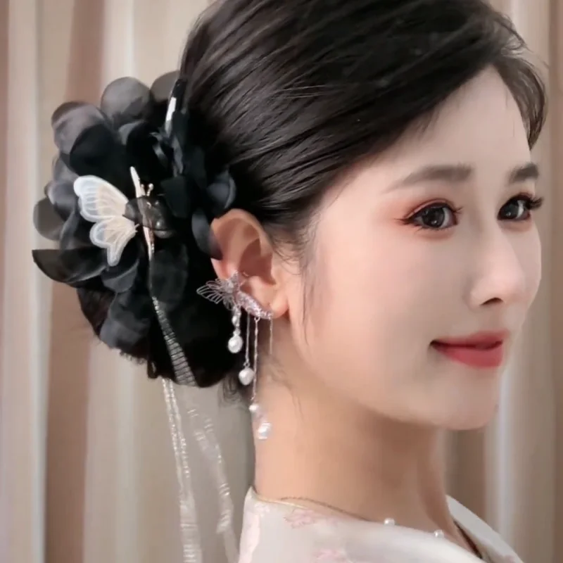 Female Sweet Rhinestone Tassels Flower Hair Accessories for Women Ladies Hair Claw Mother 2026 Trendy Hair Clip New Headwear
Female Sweet Rhinestone Tassels Flower Hair Accessories for Women Ladies Hair Claw Mother 2026 Trendy Hair Clip New Headwear