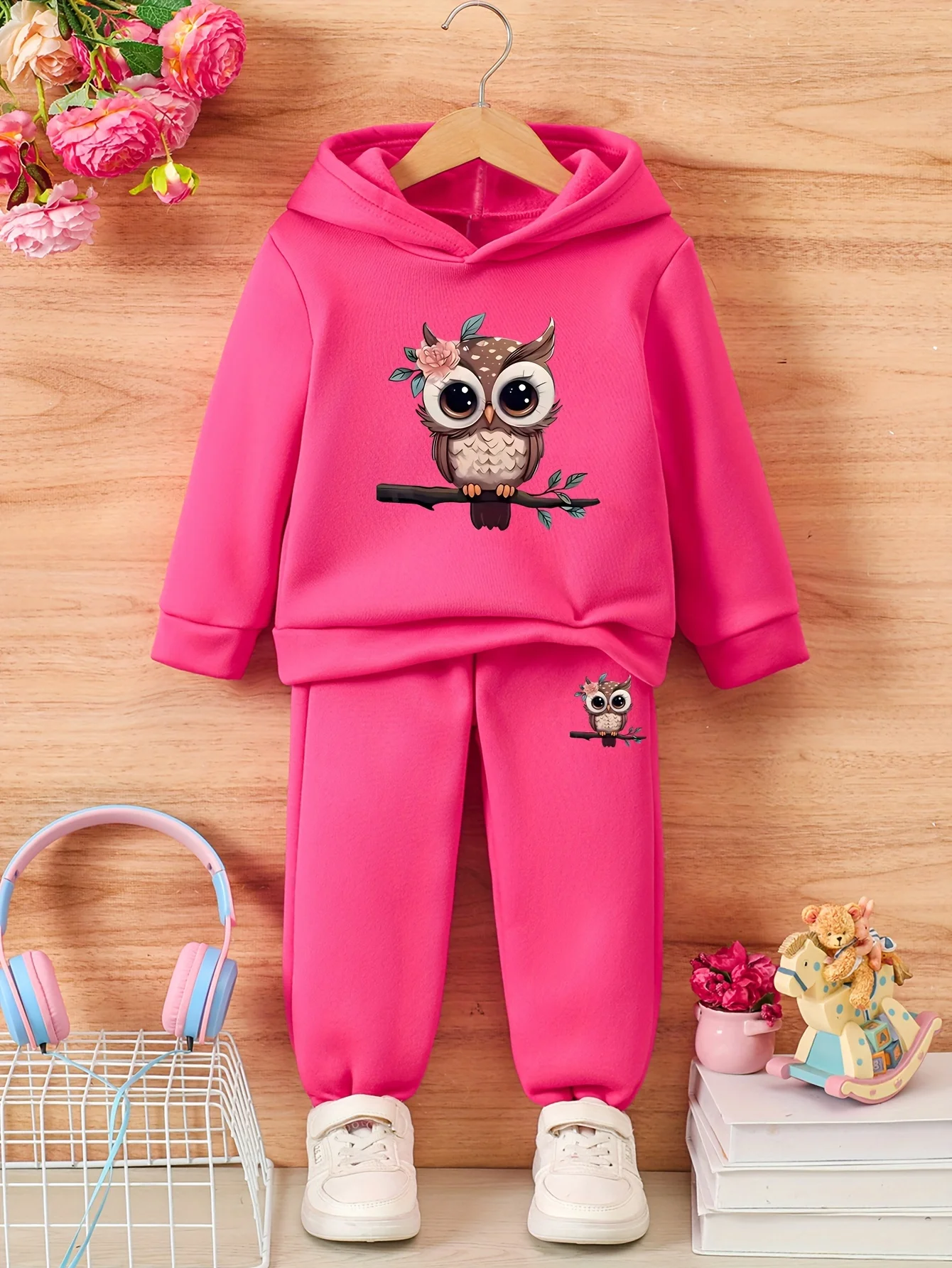 2sets Fashion exquisite girls Fall/Winter pattern printed with fleece warm lined hoodie and tracksuit pants
2sets Fashion exquisite girls Fall/Winter pattern printed with fleece warm lined hoodie and tracksuit pants