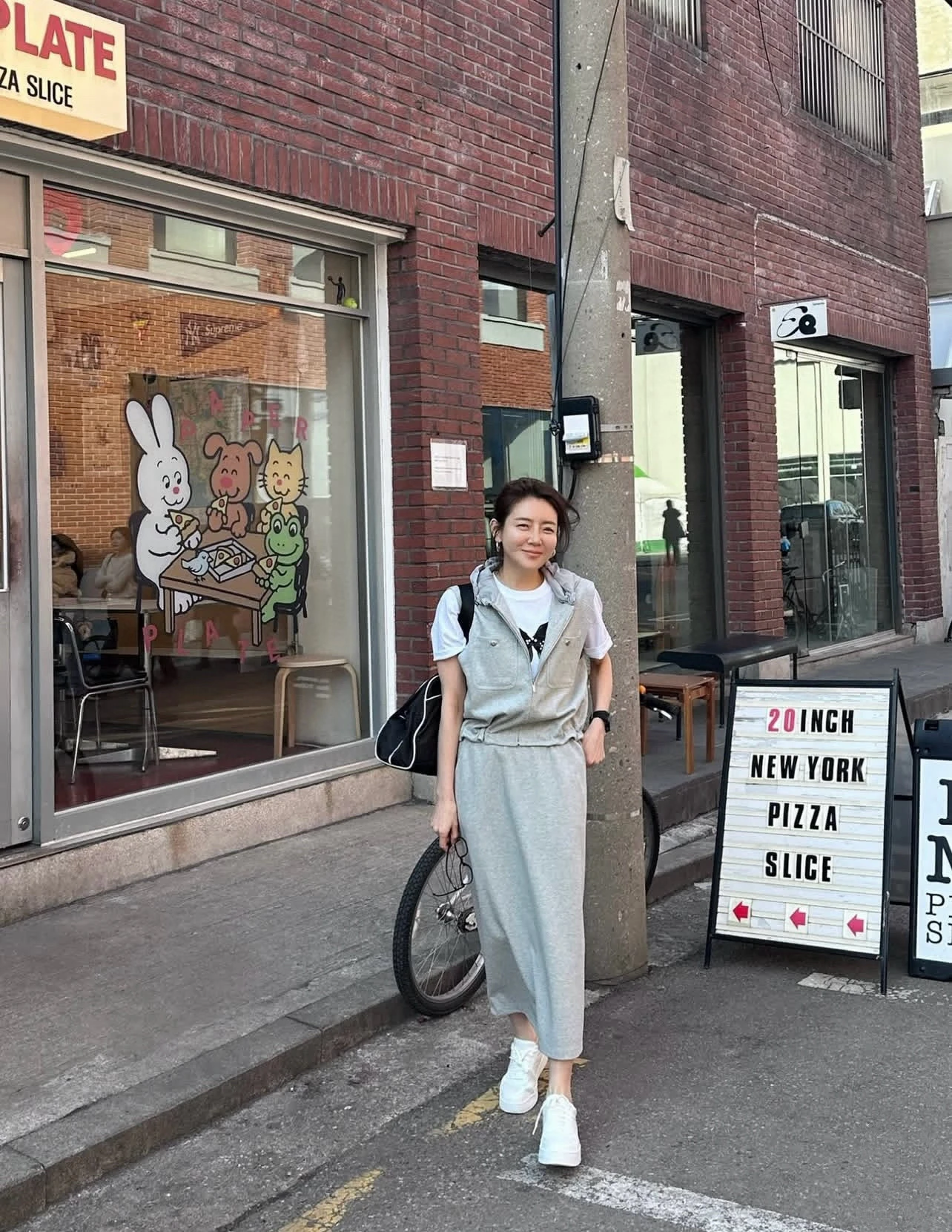 Women's Spring Fashion Two-Piece Set with Elastic Waist Skirt And Short Sleeve Hat-Connected Design Comfortable And Stylish
Women's Spring Fashion Two-Piece Set with Elastic Waist Skirt And Short Sleeve Hat-Connected Design Comfortable And Stylish