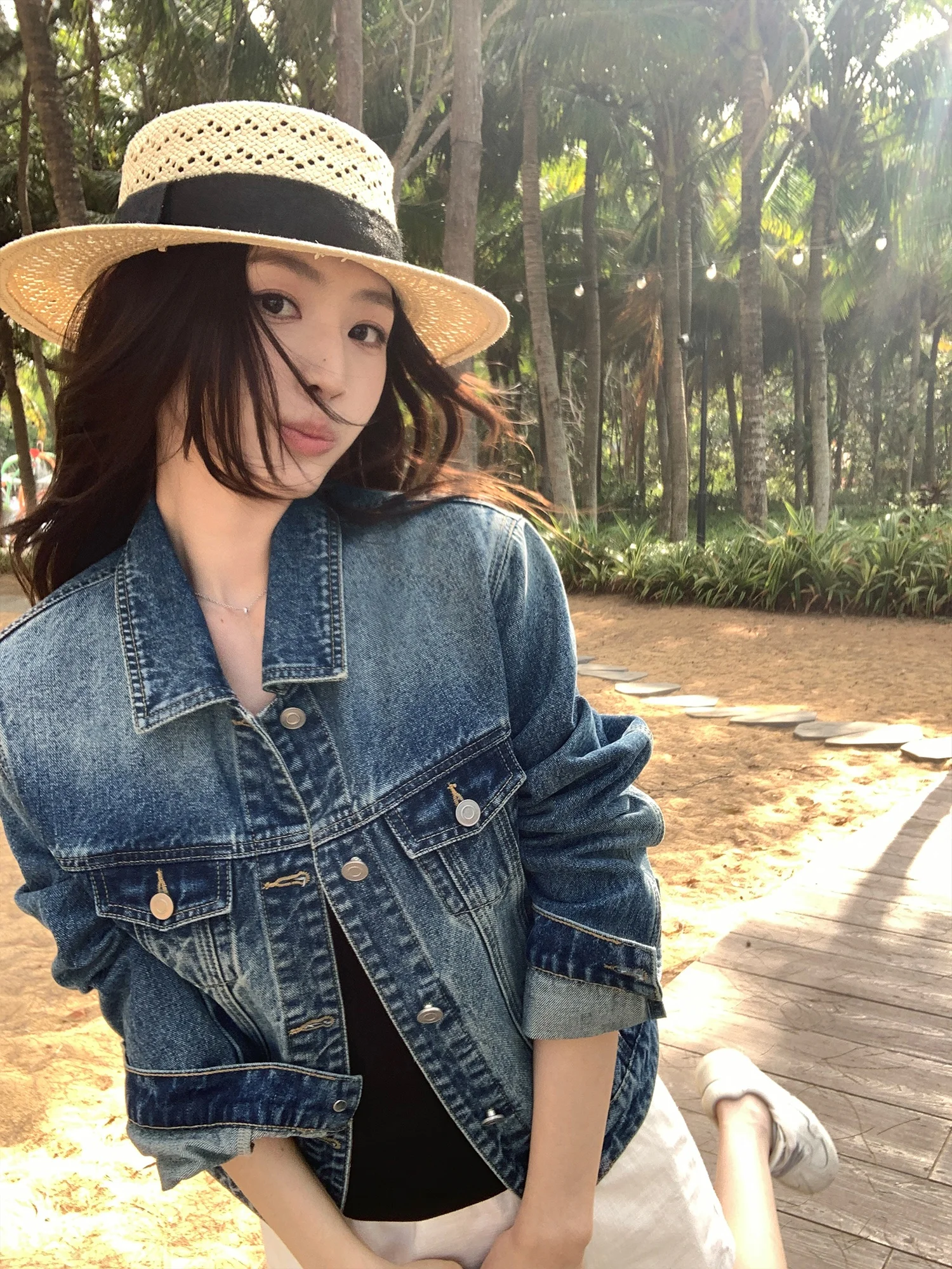 Pusumede Retro Washed Classic Collar Short Denim Jacket Women Casual Style Cotton Blend Long Sleeve Standard Fit Jacket
Pusumede Retro Washed Classic Collar Short Denim Jacket Women Casual Style Cotton Blend Long Sleeve Standard Fit Jacket