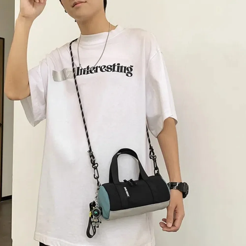 Versatile Thin Strap Men Cylindrical Bag Breathable Zipper Small Nylon Handbag Portable Lightweight Contrast Color Purse School
Versatile Thin Strap Men Cylindrical Bag Breathable Zipper Small Nylon Handbag Portable Lightweight Contrast Color Purse School