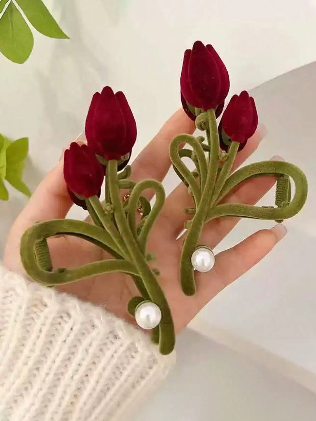 1pc Elegant Red Alloy Flocked Tulip Faux Pearl Headpiece Hair Claw Clip, Fashionable High-End Large Flower Hair Clip Hair Accessory, Suitable For Thin To Thick Hair Fall Winter Hair Accessories For Women For Vacation Outfits Woman Summer Beach Holiday Ess
1pc Elegant Red Alloy Flocked Tulip Faux Pearl Headpiece Hair Claw Clip, Fashionable High-End Large Flower Hair Clip Hair Accessory, Suitable For Thin To Thick Hair Fall Winter Hair Accessories For Women For Vacation Outfits Woman Summer Beach Holiday Ess