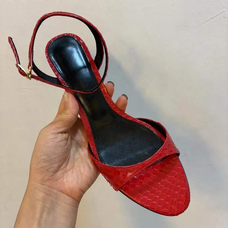 Korean Version of One-word Buckle Open-toe Stiletto Sandals and Slippers Women's Versatile Pointed Toe Kitten Heel Sandals
Korean Version of One-word Buckle Open-toe Stiletto Sandals and Slippers Women's Versatile Pointed Toe Kitten Heel Sandals