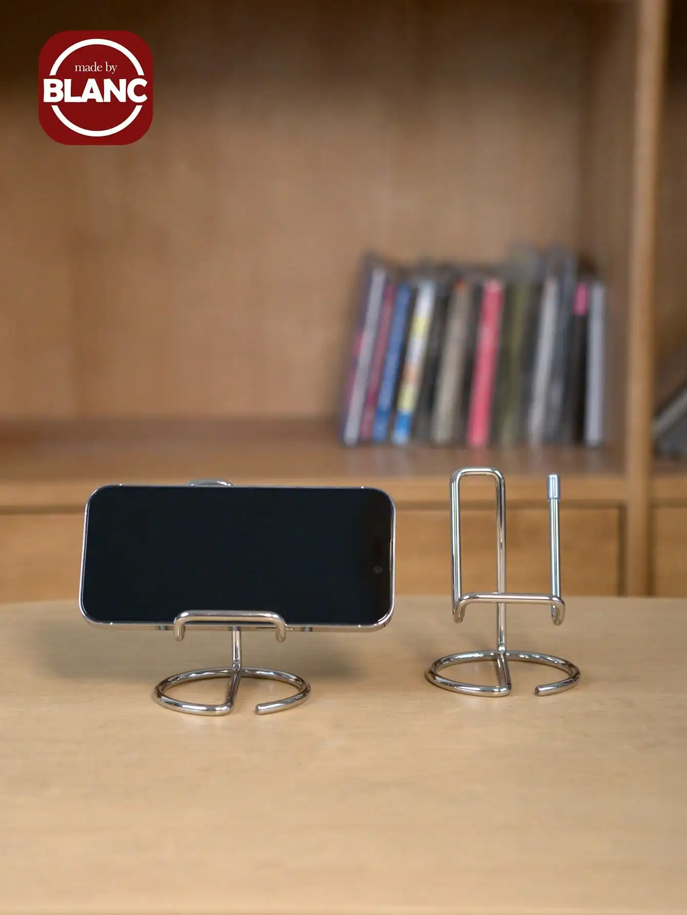 1pc Metal Phone Stand, Universal IPad Stand For Desk, Standing Holder Rack, Portable Minimalist Design, Stable Table Mount For Smartphones & Tablets, Hands-Free Viewing Support For Office, Kitchen, Study, Multi-Functional Display Shelf, Ideal For Home Off
1pc Metal Phone Stand, Universal IPad Stand For Desk, Standing Holder Rack, Portable Minimalist Design, Stable Table Mount For Smartphones & Tablets, Hands-Free Viewing Support For Office, Kitchen, Study, Multi-Functional Display Shelf, Ideal For Home Off