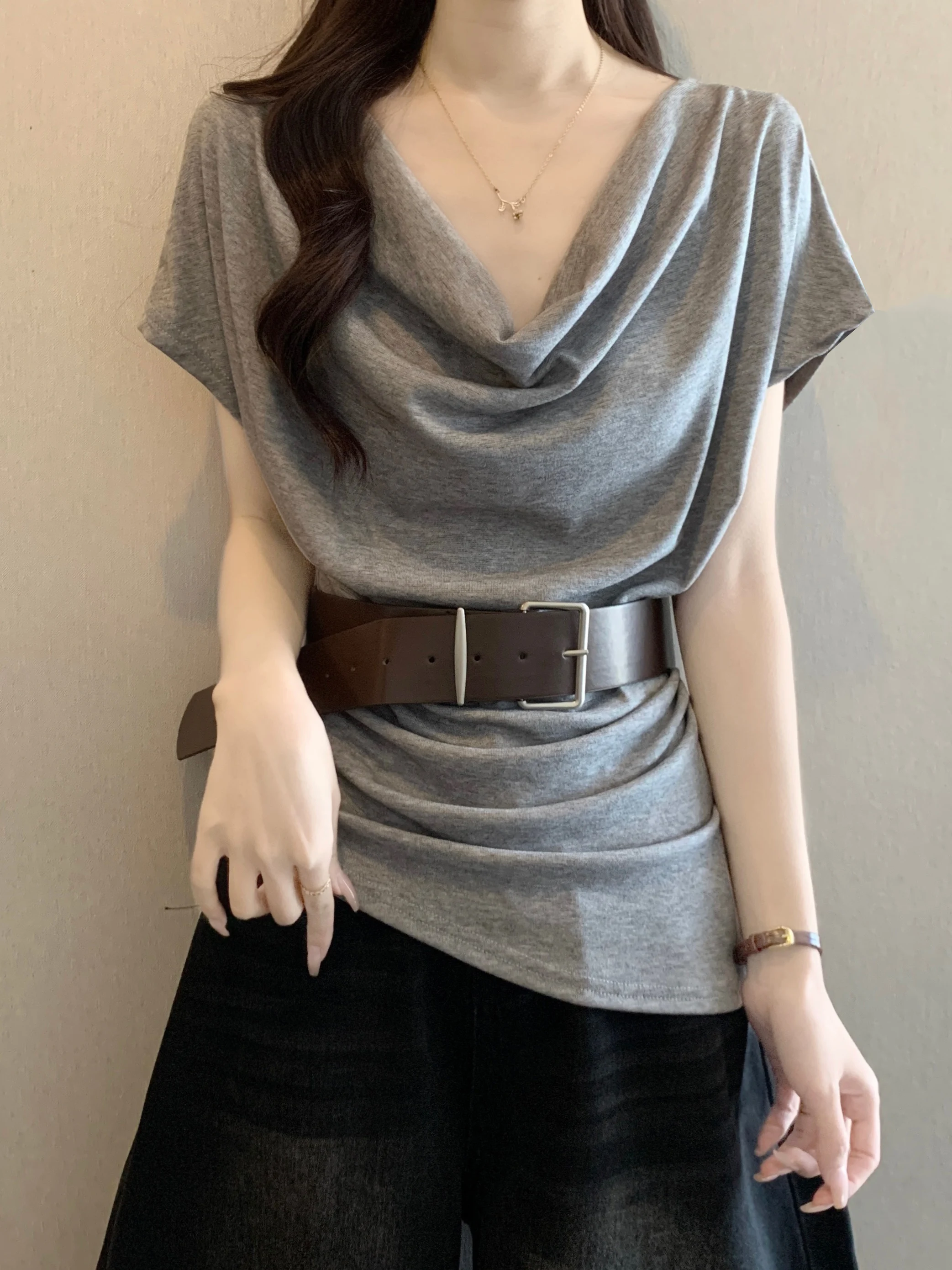 Elegant Grey Short Sleeve T-Shirt Women's Loose Fit Summer New Style Big Size Waist Cinched Asymmetrical Korean Style Top
Elegant Grey Short Sleeve T-Shirt Women's Loose Fit Summer New Style Big Size Waist Cinched Asymmetrical Korean Style Top