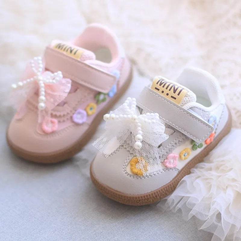 2025 New Girls' Autumn New Princess Board Shoes Korean Lace De Training Shoes for Little Girls Soft Soled Sneakers Children
2025 New Girls' Autumn New Princess Board Shoes Korean Lace De Training Shoes for Little Girls Soft Soled Sneakers Children