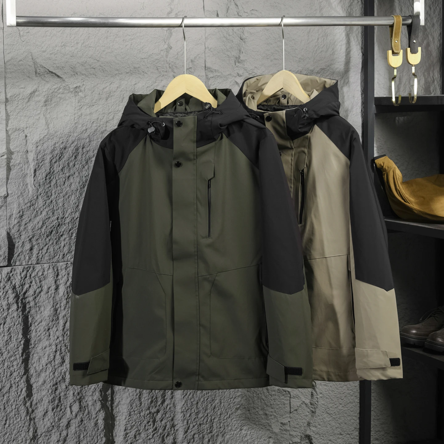 Men's Outdoor Hiking Windproof Waterproof Jacket Coat Standard Fit Polyester Fiber Long Sleeve Hooded Garage Man Style
Men's Outdoor Hiking Windproof Waterproof Jacket Coat Standard Fit Polyester Fiber Long Sleeve Hooded Garage Man Style