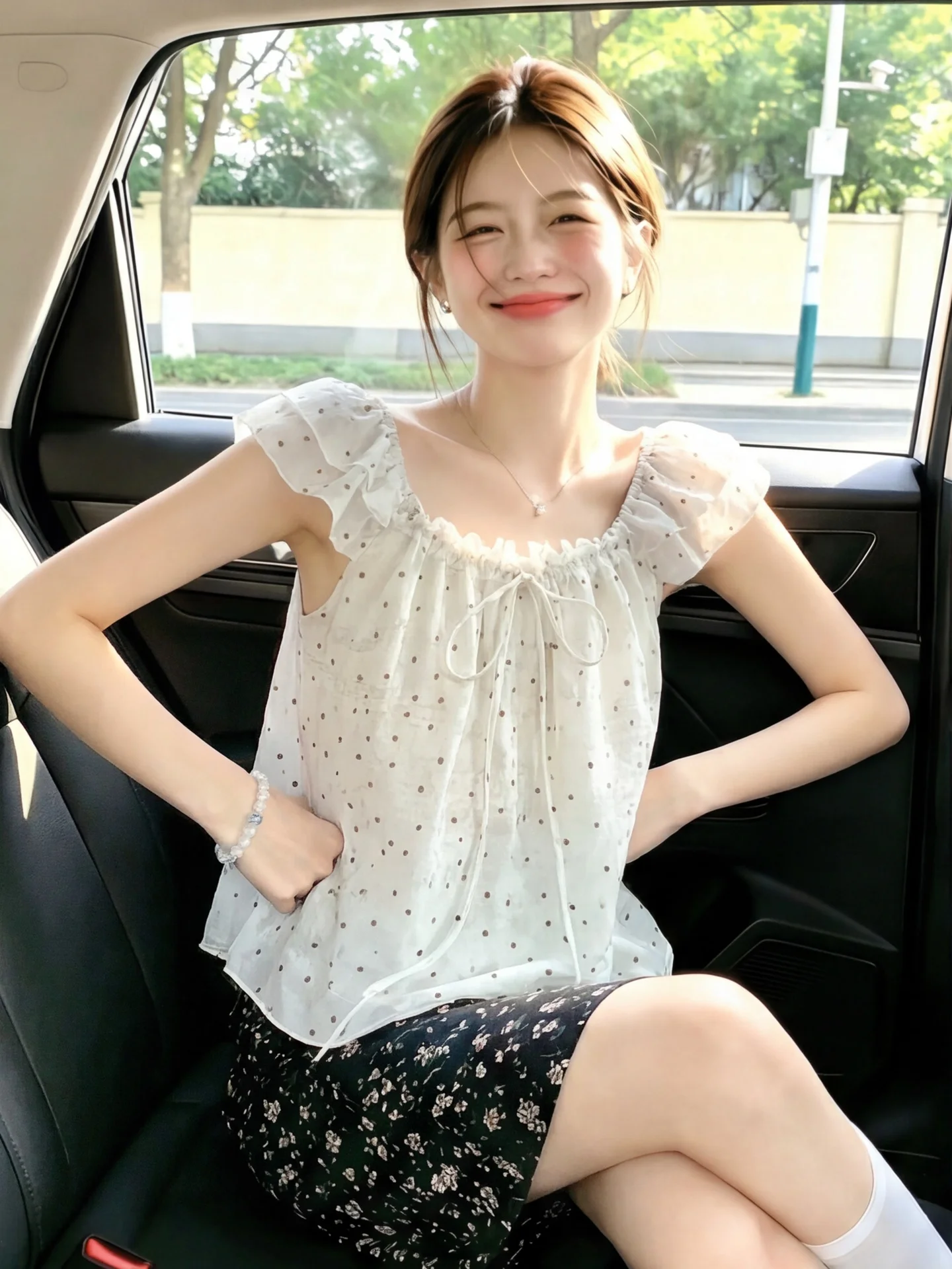 Summer Polka Dot Fly Sleeve Shirt Women's Sweet Elegant Versatile Knot Tie Square Collar Top Fashionable Business C...
Summer Polka Dot Fly Sleeve Shirt Women's Sweet Elegant Versatile Knot Tie Square Collar Top Fashionable Business C...