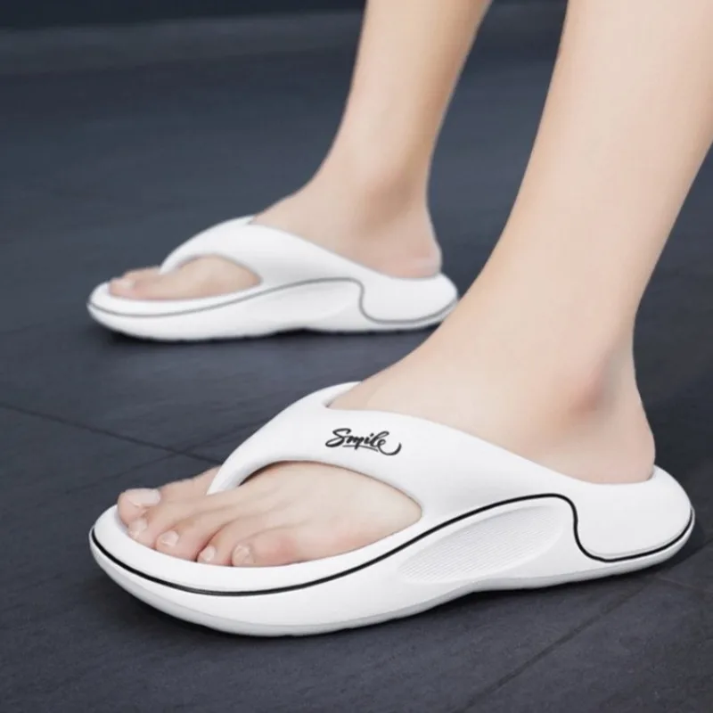 Fashion Men's Slippers with Platform for Summer, Anti Slip Wear-resistant Beach Sandals, Anti Odor Soft Soled Men's Slippers 슬리퍼 
Fashion Men's Slippers with Platform for Summer, Anti Slip Wear-resistant Beach Sandals, Anti Odor Soft Soled Men's Slippers 슬리퍼