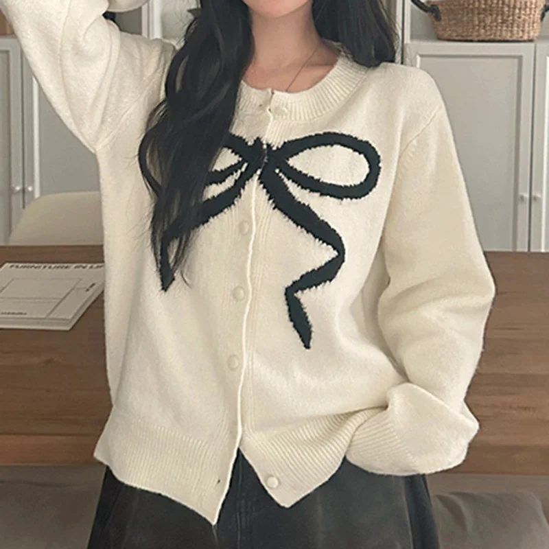 Женский вязаный кардиган с круглым вырезом, осенний модный повседневный свитер с бантом и принтом
Женский вязаный кардиган с круглым вырезом, осенний модный повседневный свитер с бантом и принтом