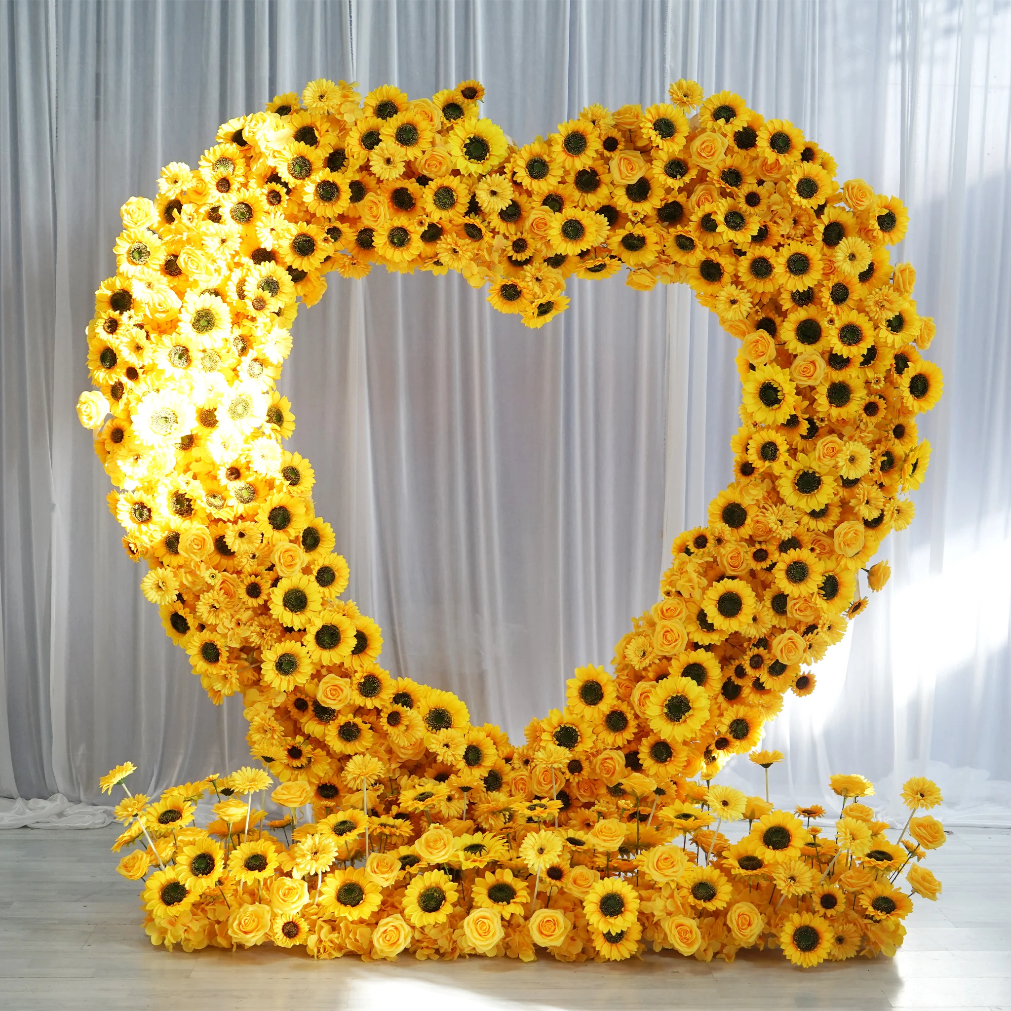 Silk Sunflower Rose Heart Arch Floral Arrangement Handmade Durable 2x2m For Proposal Engagement & Wedding Ceremony Decoration
Silk Sunflower Rose Heart Arch Floral Arrangement Handmade Durable 2x2m For Proposal Engagement & Wedding Ceremony Decoration