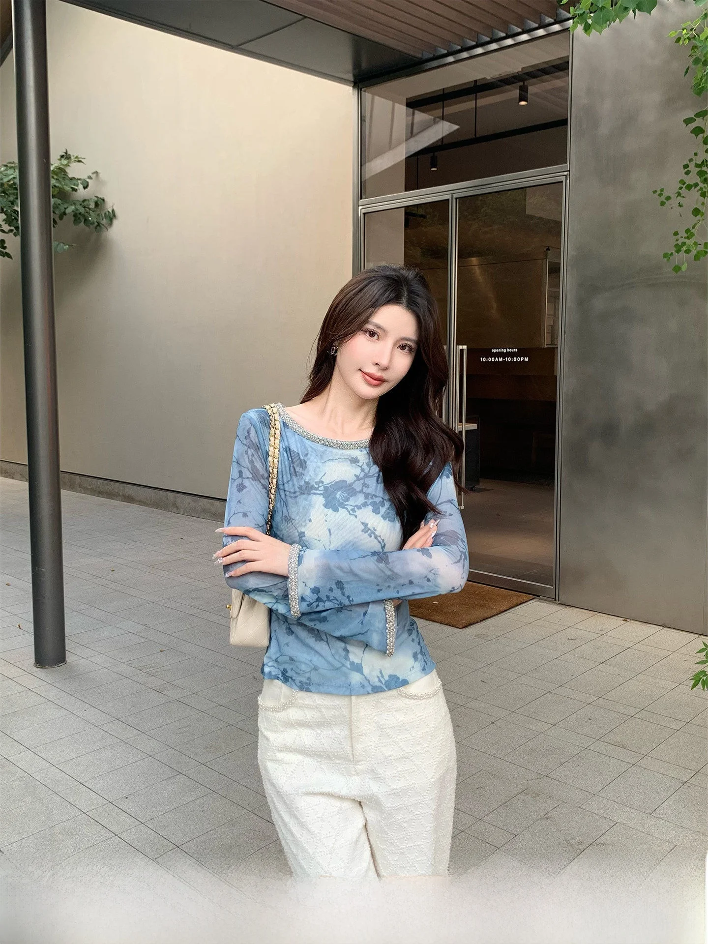 Blue Long Sve Printed irt Women's Waist Cinched Faionable Bell Sve New Spring Casual Sle Polyester Fabric irt
Blue Long Sve Printed irt Women's Waist Cinched Faionable Bell Sve New Spring Casual Sle Polyester Fabric irt