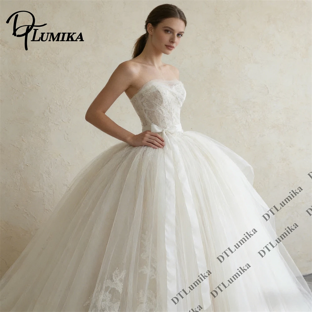 DTLumika Strapless Tulle Ball Gown Wedding Dress for Women 2026, Tailored Fitting Princess Floral Lace Bride Dress Bridal Gown
DTLumika Strapless Tulle Ball Gown Wedding Dress for Women 2026, Tailored Fitting Princess Floral Lace Bride Dress Bridal Gown