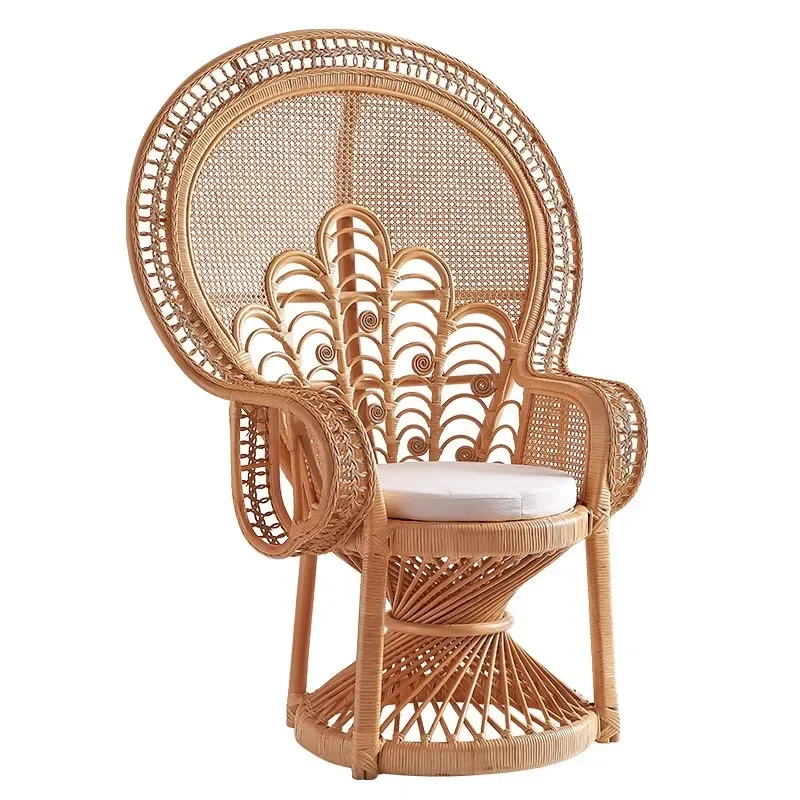 Republic of China rattan peacock chair and chair designer shoots rattan furniture art creative wedding photography props
Republic of China rattan peacock chair and chair designer shoots rattan furniture art creative wedding photography props