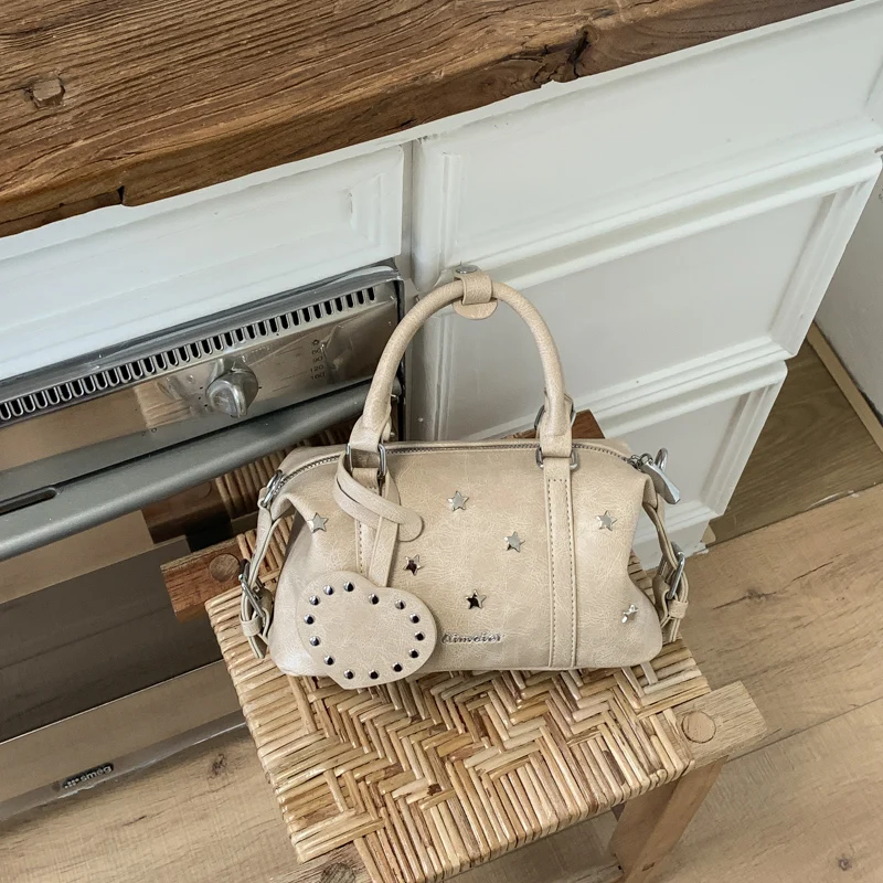 Fashionable Versatile Single Shoulder Bags New Casual Versatile 2026 Women's Crossbody Bags Sewing Thread Niche Design
Fashionable Versatile Single Shoulder Bags New Casual Versatile 2026 Women's Crossbody Bags Sewing Thread Niche Design