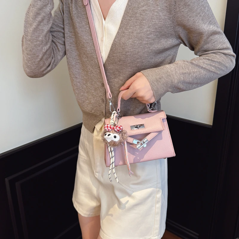 Luxe-chic 2025 Новая женская роскошная брендовая кожаная сумка Известный дизайнер Модная популярная классика
Luxe-chic 2025 Новая женская роскошная брендовая кожаная сумка Известный дизайнер Модная популярная классика 