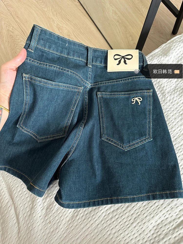 Bow Embroidered Denim Shorts American Style Washed High Waisted A-line Straight Leg Pants Women's Summer Wide Leg Hot Pants
Bow Embroidered Denim Shorts American Style Washed High Waisted A-line Straight Leg Pants Women's Summer Wide Leg Hot Pants