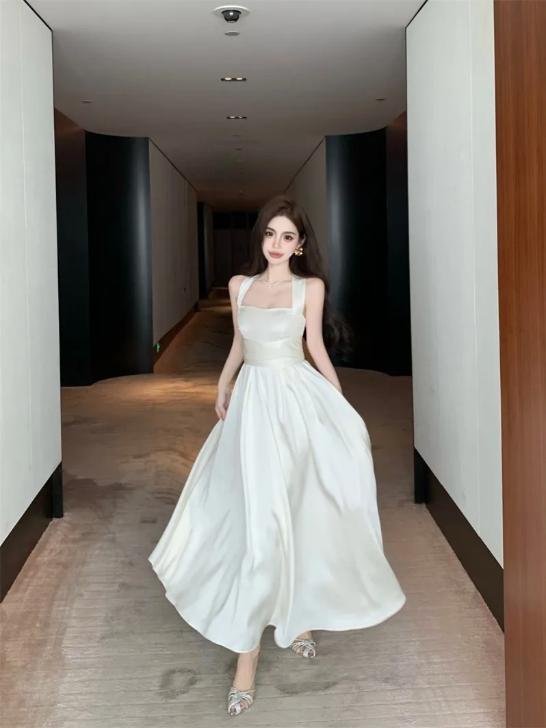 Summer Gentle Wind Satin Square Collar Hanging Neck Dress Women's Waist Inward Skirt White Elegance Tie A-Line Skirt
Summer Gentle Wind Satin Square Collar Hanging Neck Dress Women's Waist Inward Skirt White Elegance Tie A-Line Skirt
