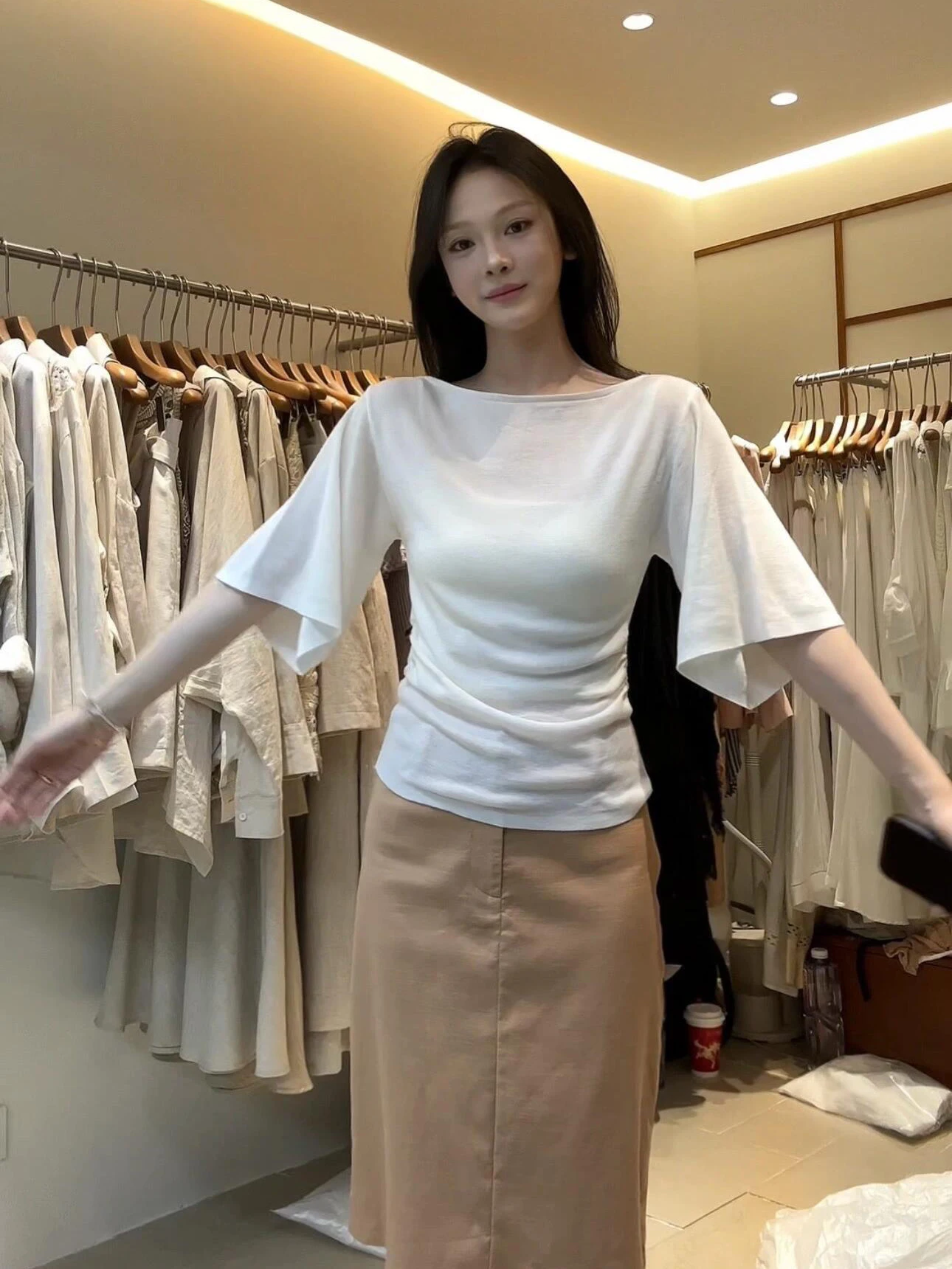 Korean Style Ice Silk Batwing Sleeve Knitted Top Women's Summer New Slimming Short Sleeve Shirt Shoulder Baring Waist Cinching
Korean Style Ice Silk Batwing Sleeve Knitted Top Women's Summer New Slimming Short Sleeve Shirt Shoulder Baring Waist Cinching