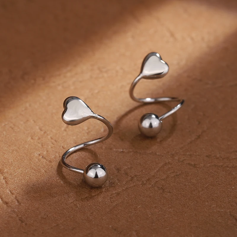 Elegant and Versatile Authentic S925 Silver-heart-shaped Surround Women's Simple Earrings
Elegant and Versatile Authentic S925 Silver-heart-shaped Surround Women's Simple Earrings