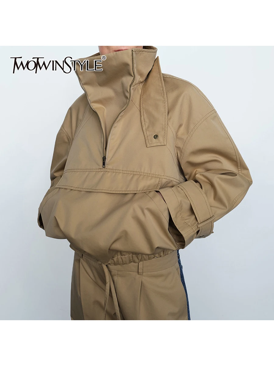 TWOTWINSTYLE Loose Spliced Pockets Fashion Short Trenchs for Women High Neck Long Sleeves Patchwork Zipper Trench Female Autumn
TWOTWINSTYLE Loose Spliced Pockets Fashion Short Trenchs for Women High Neck Long Sleeves Patchwork Zipper Trench Female Autumn