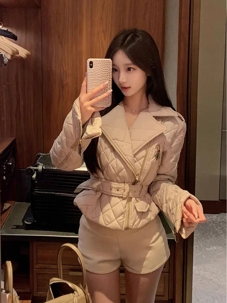 Elegant Women's Quilted Cotton Jacket Winter Coat Slim Fit Korean Style Long Sleeve Short Length Zipper Closure Color
Elegant Women's Quilted Cotton Jacket Winter Coat Slim Fit Korean Style Long Sleeve Short Length Zipper Closure Color