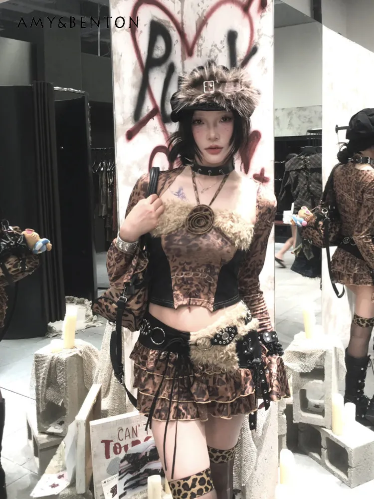 Spring and Summer Japanese Millennial Subculture Y2k Retro Flower Accessories Plush Leopard Print Caridgan Top Slim Short Skirt
Spring and Summer Japanese Millennial Subculture Y2k Retro Flower Accessories Plush Leopard Print Caridgan Top Slim Short Skirt