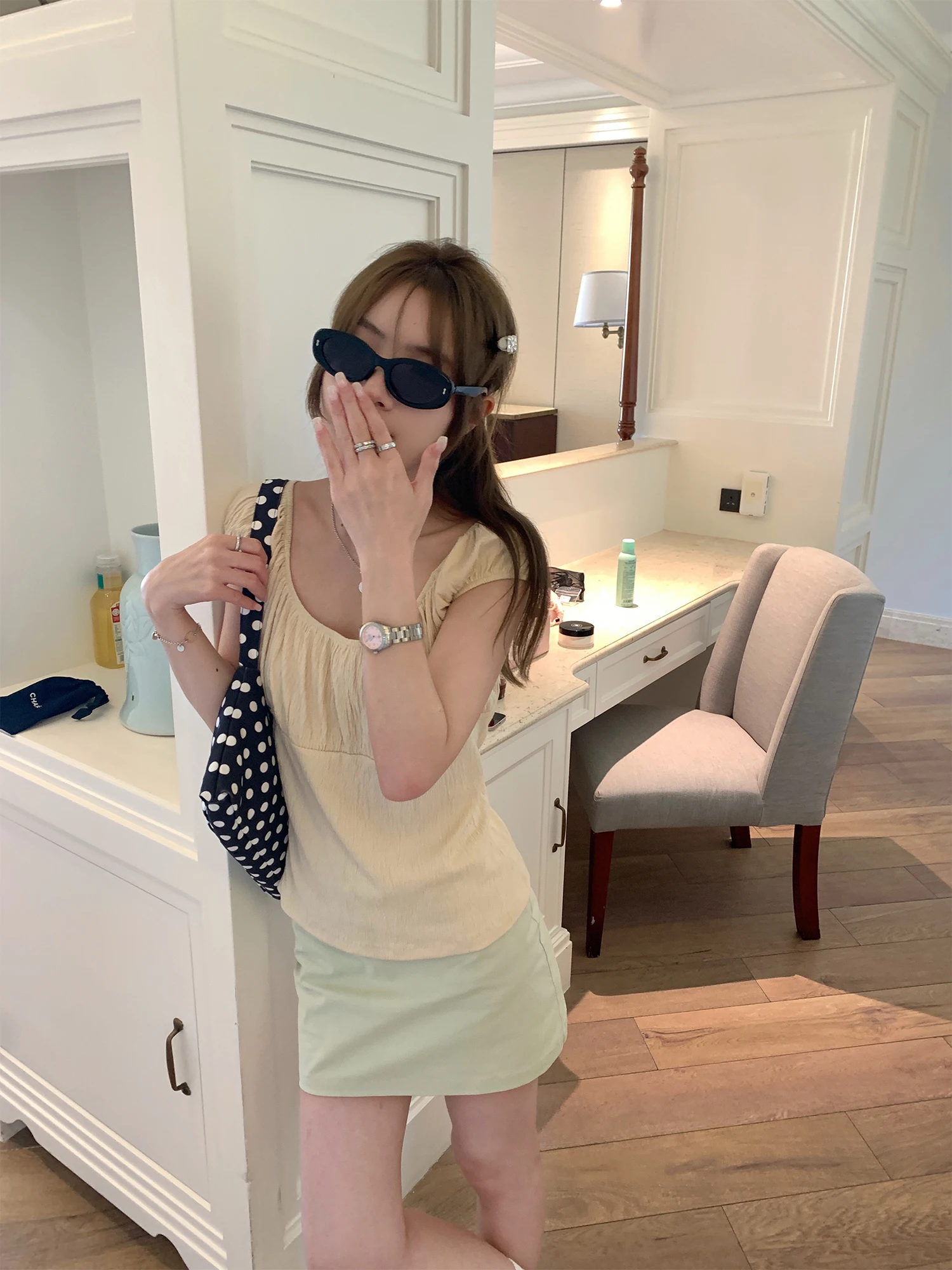 KongZhen Summer Lemon Eucalyptus Design Crumpled ort Sve Women's T-irt Faionable Unique Top Korean Sle Slim Fit
KongZhen Summer Lemon Eucalyptus Design Crumpled ort Sve Women's T-irt Faionable Unique Top Korean Sle Slim Fit