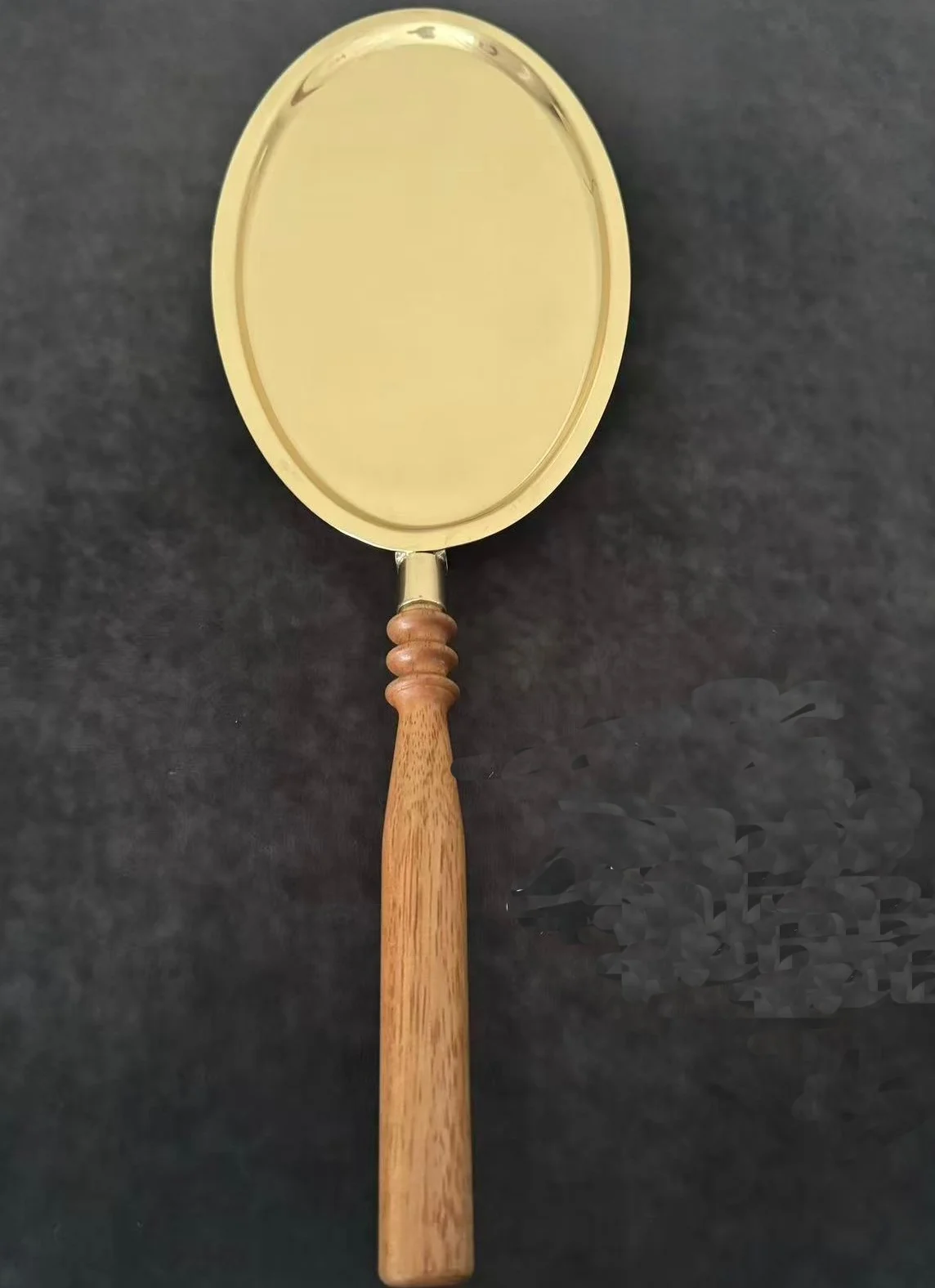 Тарелка Holy Paten с ручкой, латунь, золото, позолоченная для церковной месы, церковные принадлежности Святого причастия
Тарелка Holy Paten с ручкой, латунь, золото, позолоченная для церковной месы, церковные принадлежности Святого причастия