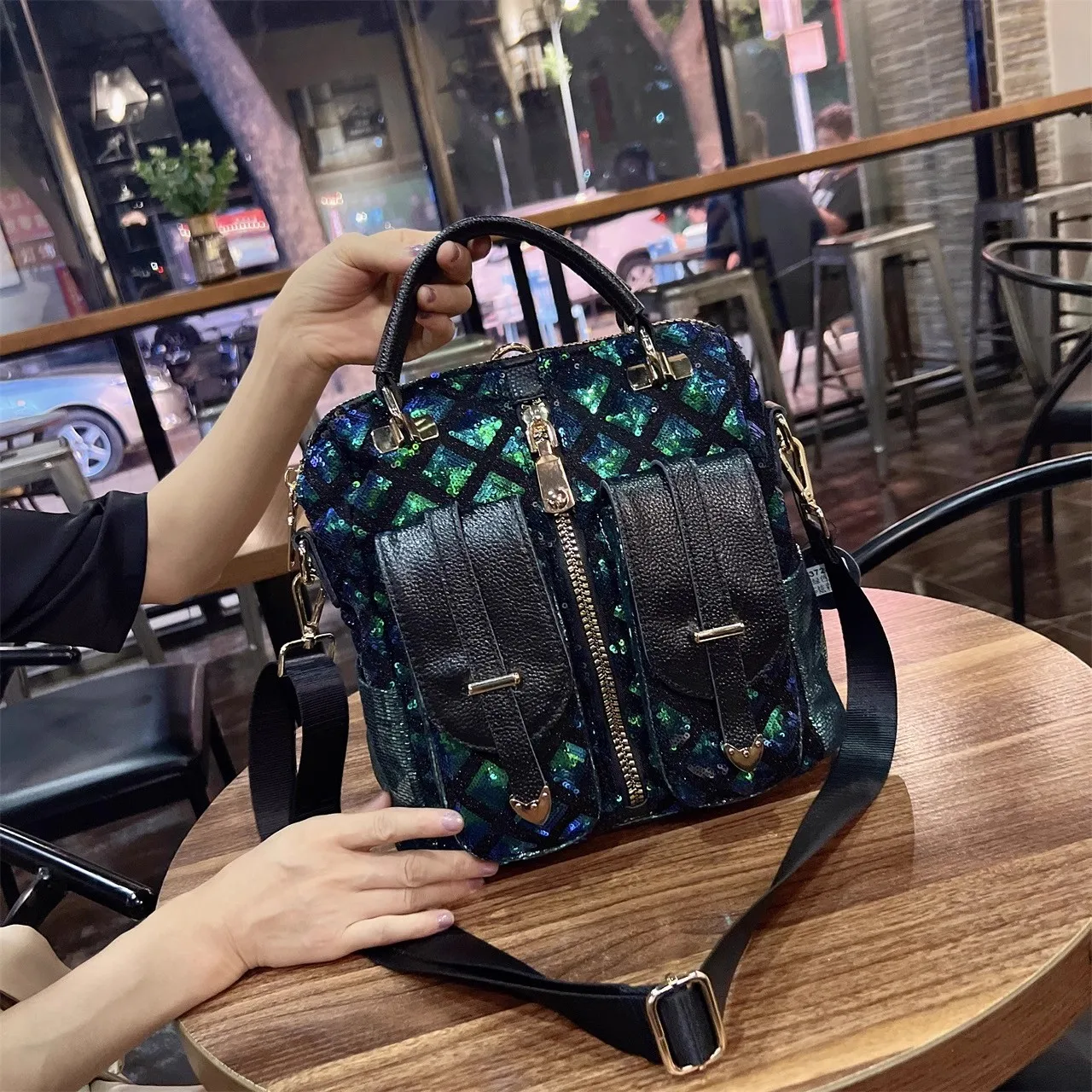 High Quality Glitter Sequins Fashion Backpack Textured Leather Large Capacity Women's Handbag Lady Purse Shoulder Messenger Bag
High Quality Glitter Sequins Fashion Backpack Textured Leather Large Capacity Women's Handbag Lady Purse Shoulder Messenger Bag