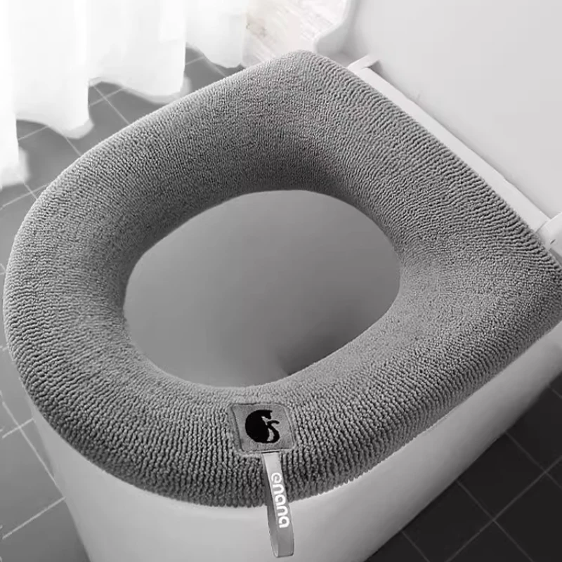 Нескользящая подушка на сиденье унитаза, утолщенная мягкая подушка для ванной комнаты, противоскользящая универсальная посадка, легко чистящаяся прочная крышка для унитаза для дома
Нескользящая подушка на сиденье унитаза, утолщенная мягкая подушка для ванной комнаты, противоскользящая универсальная посадка, легко чистящаяся прочная крышка для унитаза для дома
