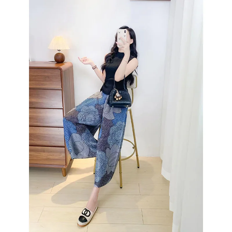 Loose Women's Wide-legged Pants Miyake 2025 Summer New Fashion Temperament Leisure Hundred Folded Printed Nine-minute Pants
Loose Women's Wide-legged Pants Miyake 2025 Summer New Fashion Temperament Leisure Hundred Folded Printed Nine-minute Pants