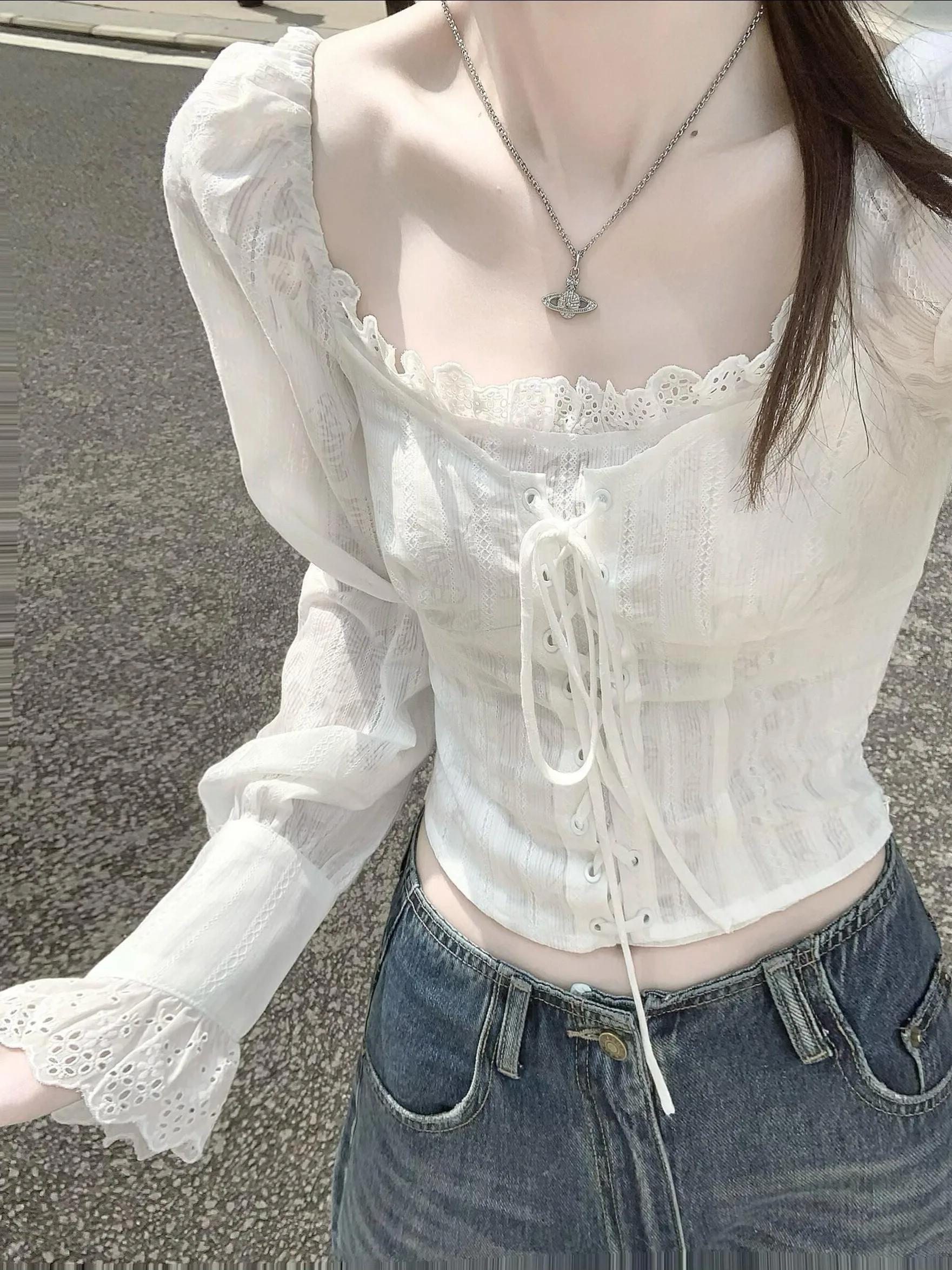 Elegant Lace Long Sleeve Shirt Women's Fashion Spring Slimming Tie Design French Style Bubble Sleeve Short Length Top
Elegant Lace Long Sleeve Shirt Women's Fashion Spring Slimming Tie Design French Style Bubble Sleeve Short Length Top