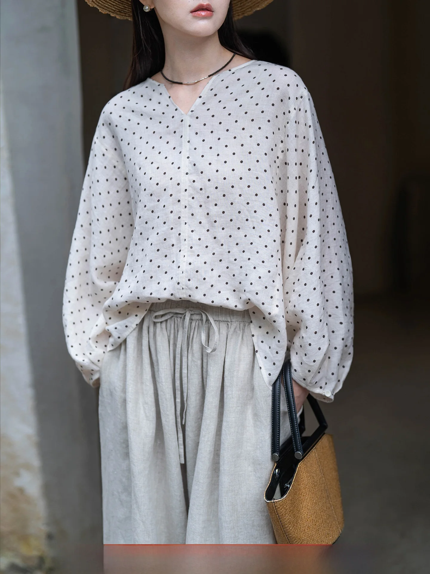 Loose Fit Han Han Linen Polka Dot Print Artistic Spring irt Original Design V Ne Long Sve Women's Premium Quali Blouse
Loose Fit Han Han Linen Polka Dot Print Artistic Spring irt Original Design V Ne Long Sve Women's Premium Quali Blouse