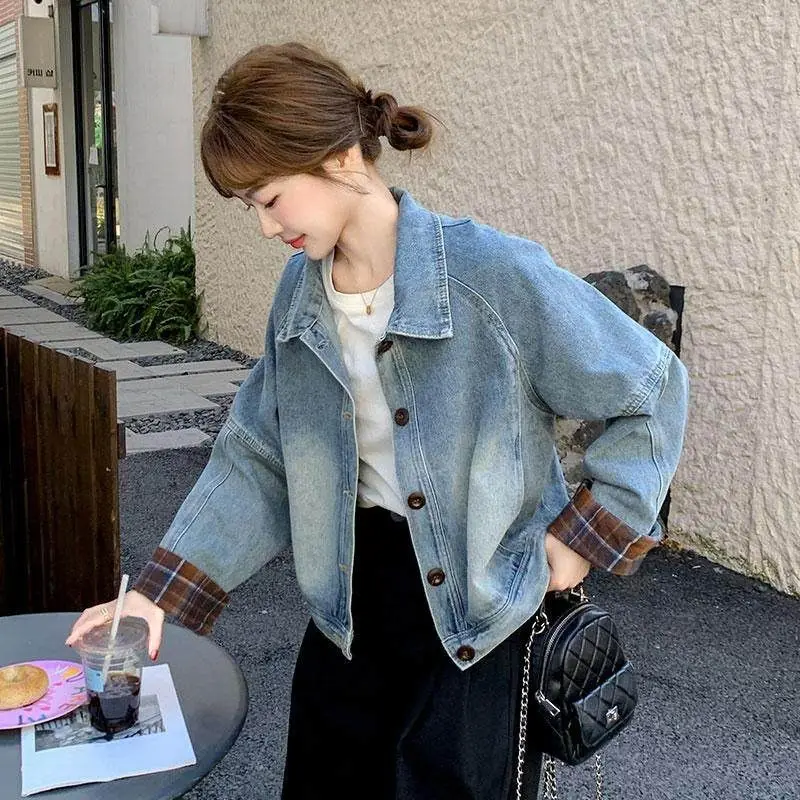 Chic Plaid Patchwork Denim Jacket Women Spring Autumn Single-Breasted Loose Short Jacket Jean Outerwear
Chic Plaid Patchwork Denim Jacket Women Spring Autumn Single-Breasted Loose Short Jacket Jean Outerwear
