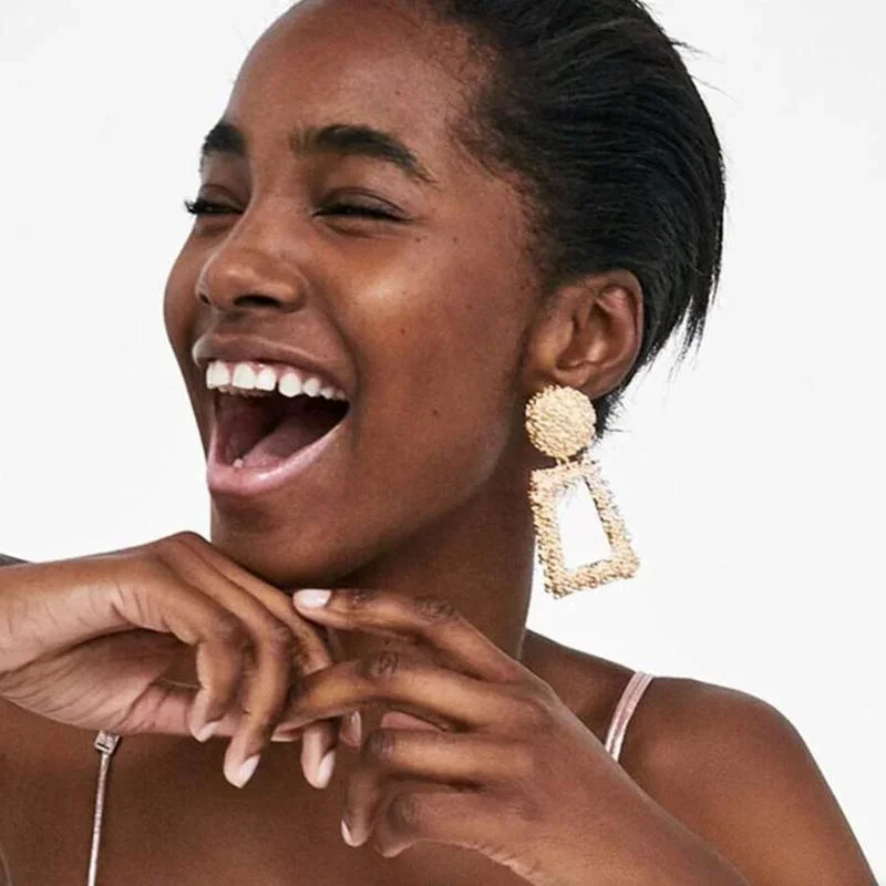 Vintage Earrings Women Gold Color Geometric Statement Earring Metal Earing Hanging Jewelry Wedding Fashion Accessories for Women
Vintage Earrings Women Gold Color Geometric Statement Earring Metal Earing Hanging Jewelry Wedding Fashion Accessories for Women