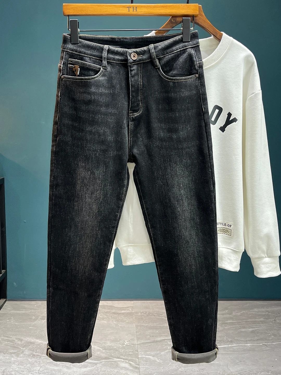 Thiened Fce Men's Jeans mid Waist Zipper Closure Warmth Retro Sle Slim Fit Cone ape High End Trendy Brand Autumn Win...
Thiened Fce Men's Jeans mid Waist Zipper Closure Warmth Retro Sle Slim Fit Cone ape High End Trendy Brand Autumn Win...