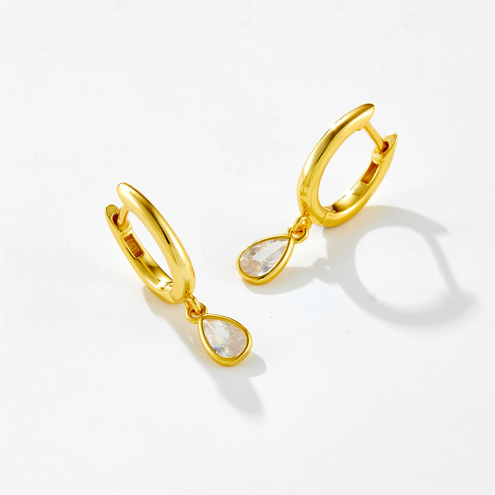 VEWANT Women 100% 925 Sterling Silver Water Drop Shape Multicolored Zircon Drop Earring Fine Luxury Fashion Party Jewelry
VEWANT Women 100% 925 Sterling Silver Water Drop Shape Multicolored Zircon Drop Earring Fine Luxury Fashion Party Jewelry