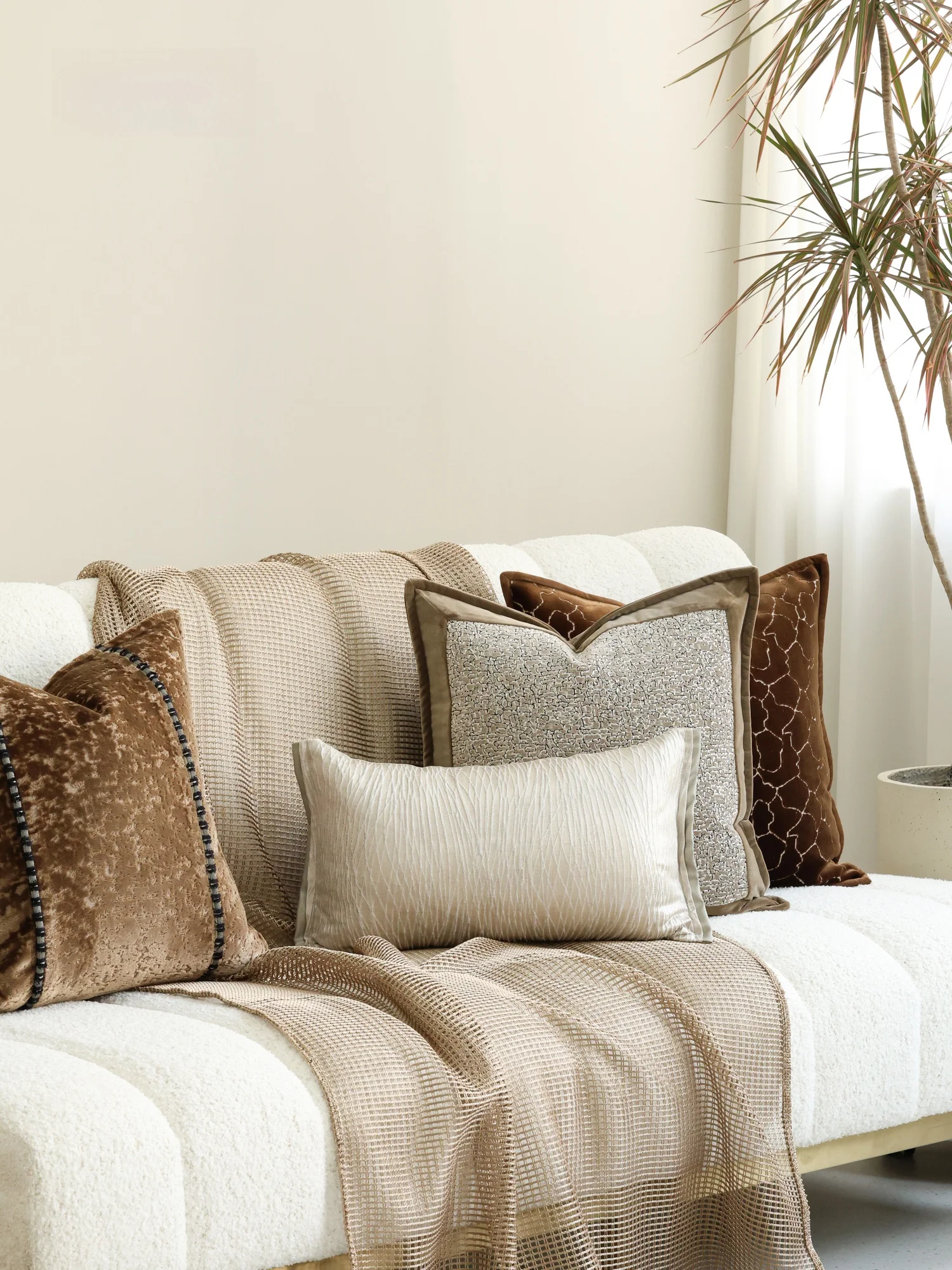 Modern Sample Room Home Hotel Luxury Mix-and-Match Sle High-End Feeling Soft Decoration Living Room Pillow Sofa Pillow
Modern Sample Room Home Hotel Luxury Mix-and-Match Sle High-End Feeling Soft Decoration Living Room Pillow Sofa Pillow