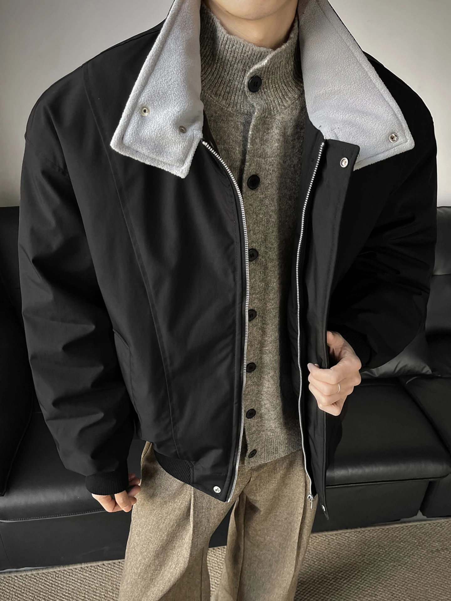 Lamb Fur Collar Parka Jaet Thiened Winter Warm Stand Collar Men's Cotton Workwear New Sle Outerwear Coat Long Sve
Lamb Fur Collar Parka Jaet Thiened Winter Warm Stand Collar Men's Cotton Workwear New Sle Outerwear Coat Long Sve