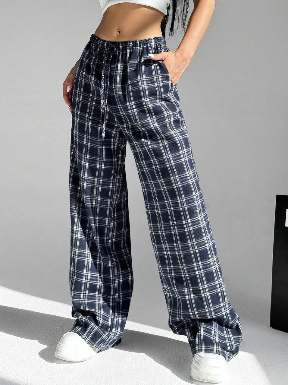 Womens pants checkered black casual fashionable elegant Japanese Korean European and American mature autumn and winter
Womens pants checkered black casual fashionable elegant Japanese Korean European and American mature autumn and winter