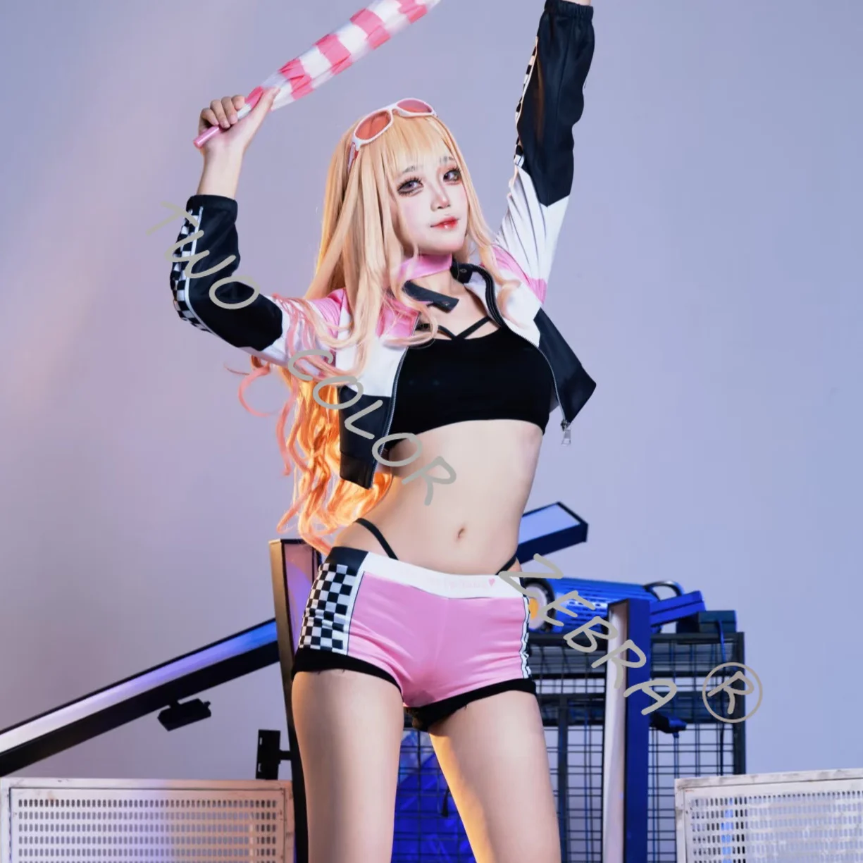Marin Kitagawa Cosplay Pink Black Cropped Jacket Costume Wig Checkered Sleeves & Shorts Props Full Set Anime My Dress Up Darling
Marin Kitagawa Cosplay Pink Black Cropped Jacket Costume Wig Checkered Sleeves & Shorts Props Full Set Anime My Dress Up Darling