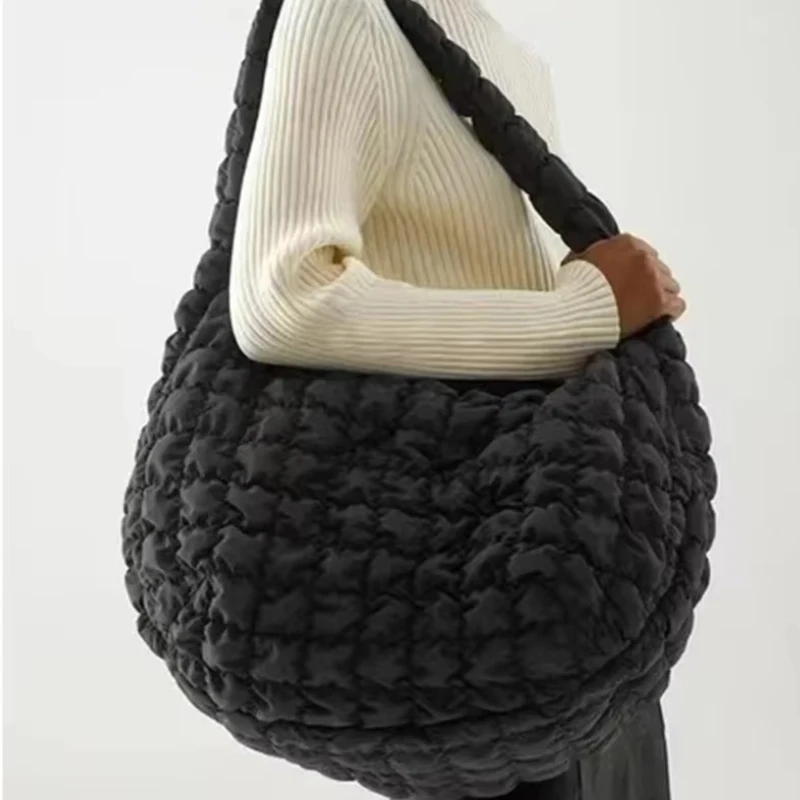 Autumn and Winter Fashion Large Capacity Folded Cloud Bags Lightweight Down Shoulder Bag Lady Messenger Light Weight Travel Bags
Autumn and Winter Fashion Large Capacity Folded Cloud Bags Lightweight Down Shoulder Bag Lady Messenger Light Weight Travel Bags