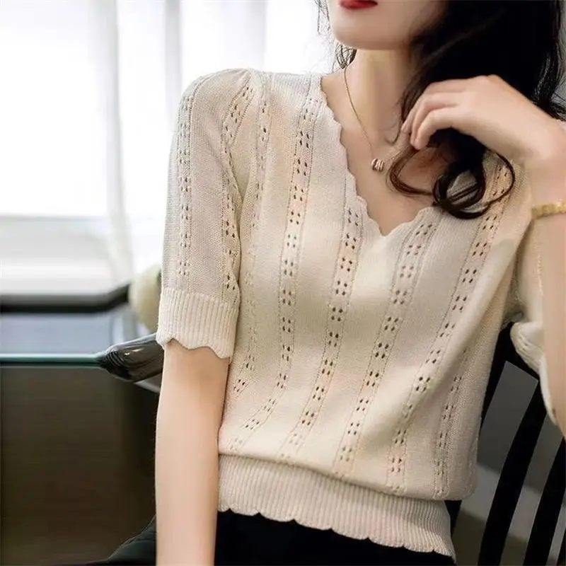 Ice Silk T-shirt Women's Short-sleeved Summer New Style Slim Half-sleeved Sweater V-neck Versatile Hollow Top Thin
Ice Silk T-shirt Women's Short-sleeved Summer New Style Slim Half-sleeved Sweater V-neck Versatile Hollow Top Thin