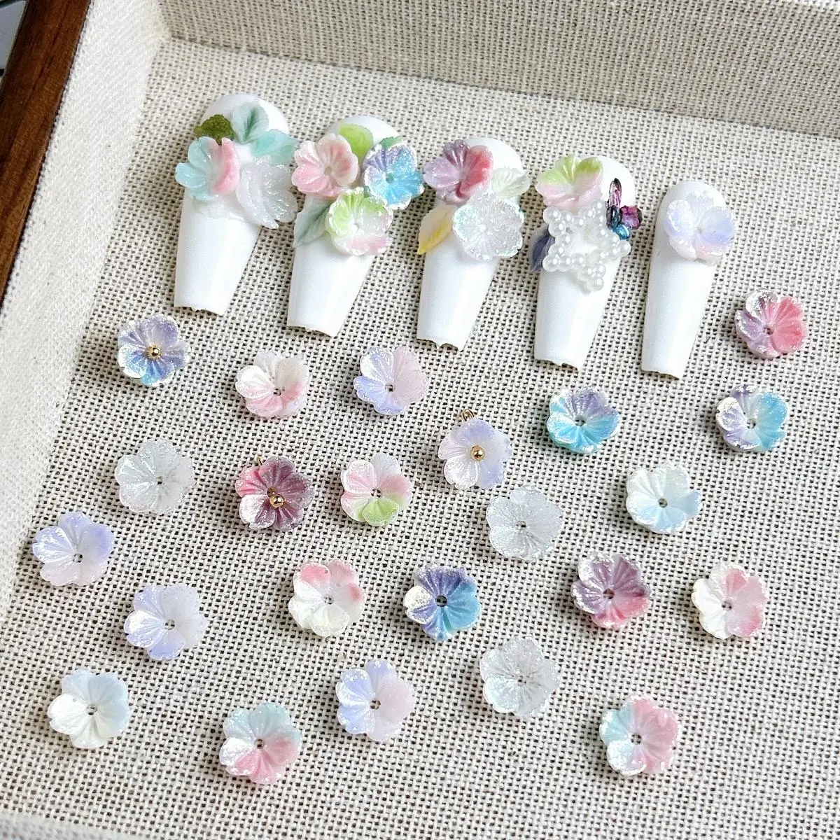 3D Resin Colored Hollow Soft Cherry Blossom Nail Art Decoration Glow in the Dark Sparkling Flower Nail Charms for Manicure DIY
3D Resin Colored Hollow Soft Cherry Blossom Nail Art Decoration Glow in the Dark Sparkling Flower Nail Charms for Manicure DIY