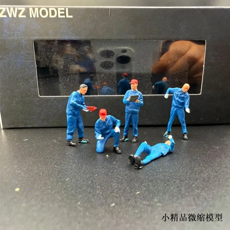 Масштабная модель автомастерской 1:64, расписанная вручную, с фигурками ремонтников, сцена гаража, диорама из смолы
Масштабная модель автомастерской 1:64, расписанная вручную, с фигурками ремонтников, сцена гаража, диорама из смолы