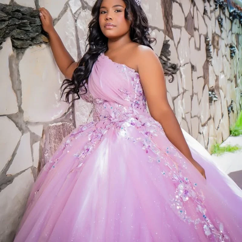 Роскошное блестящее розовое платье Quinceanera с открытыми плечами по индивидуальному заказу, аппликация с блестками, хрустальный цветок, длинный хвост, платья de 15, Quinceanera
Роскошное блестящее розовое платье Quinceanera с открытыми плечами по индивидуальному заказу, аппликация с блестками, хрустальный цветок, длинный хвост, платья de 15, Quinceanera