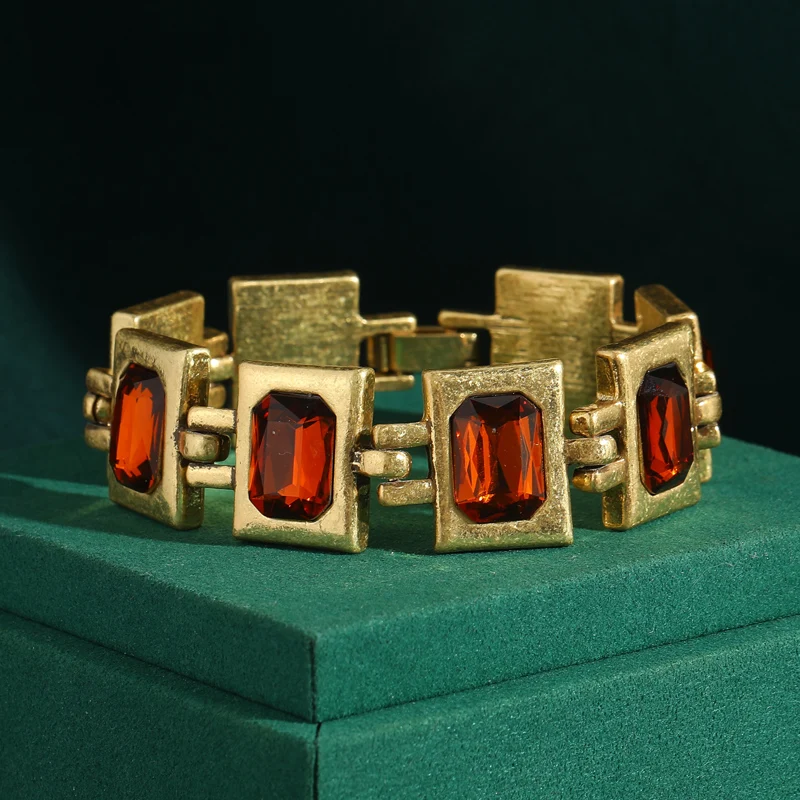 Vintage Charm Bracelets For Women Orange Cube Crystal Natural Stone Ethiopian Jewelry Gold Color Accessories Luxury Designers
Vintage Charm Bracelets For Women Orange Cube Crystal Natural Stone Ethiopian Jewelry Gold Color Accessories Luxury Designers
